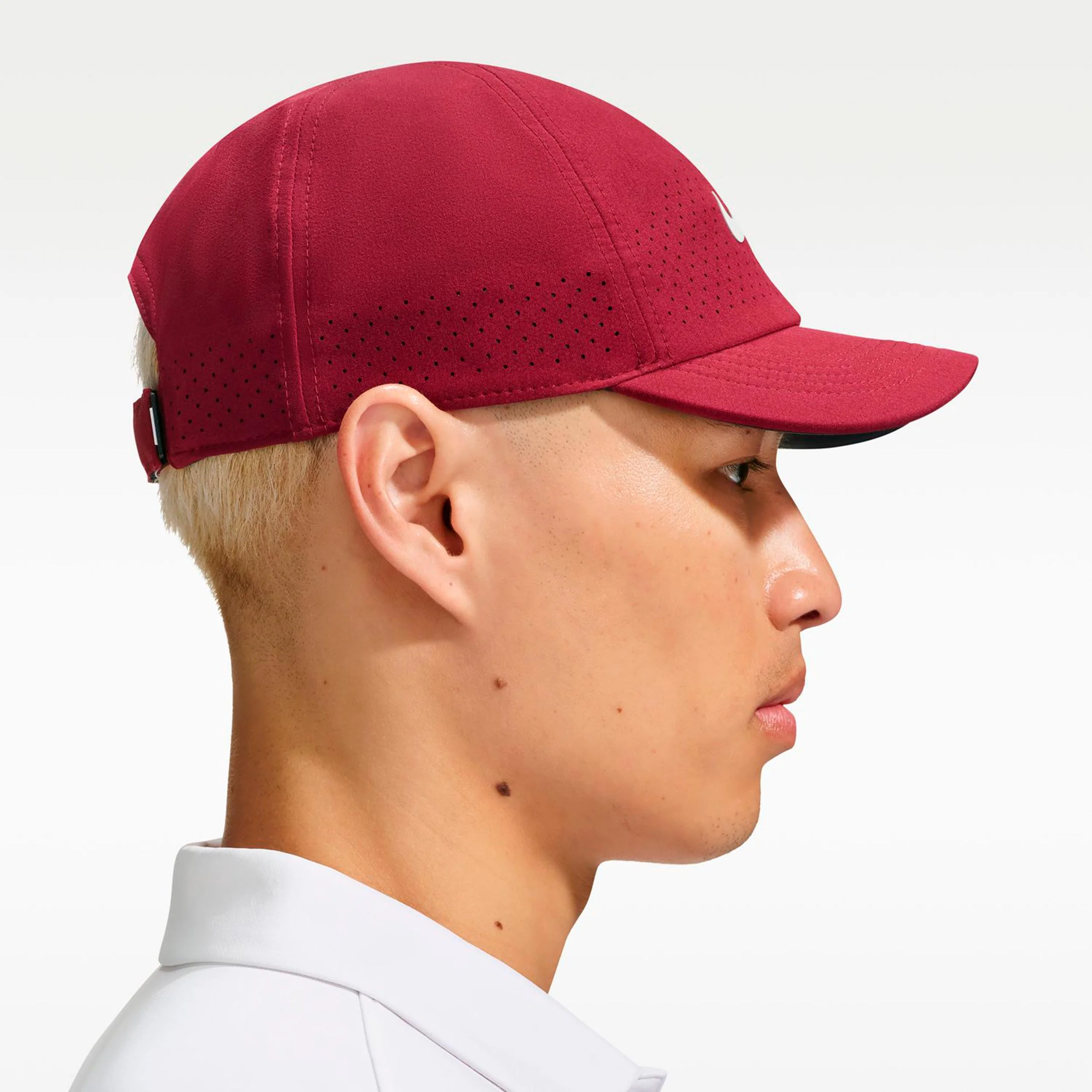Dri-Fit Advantage Club Gorra Unisex - rojo vino, crema - Image 4
