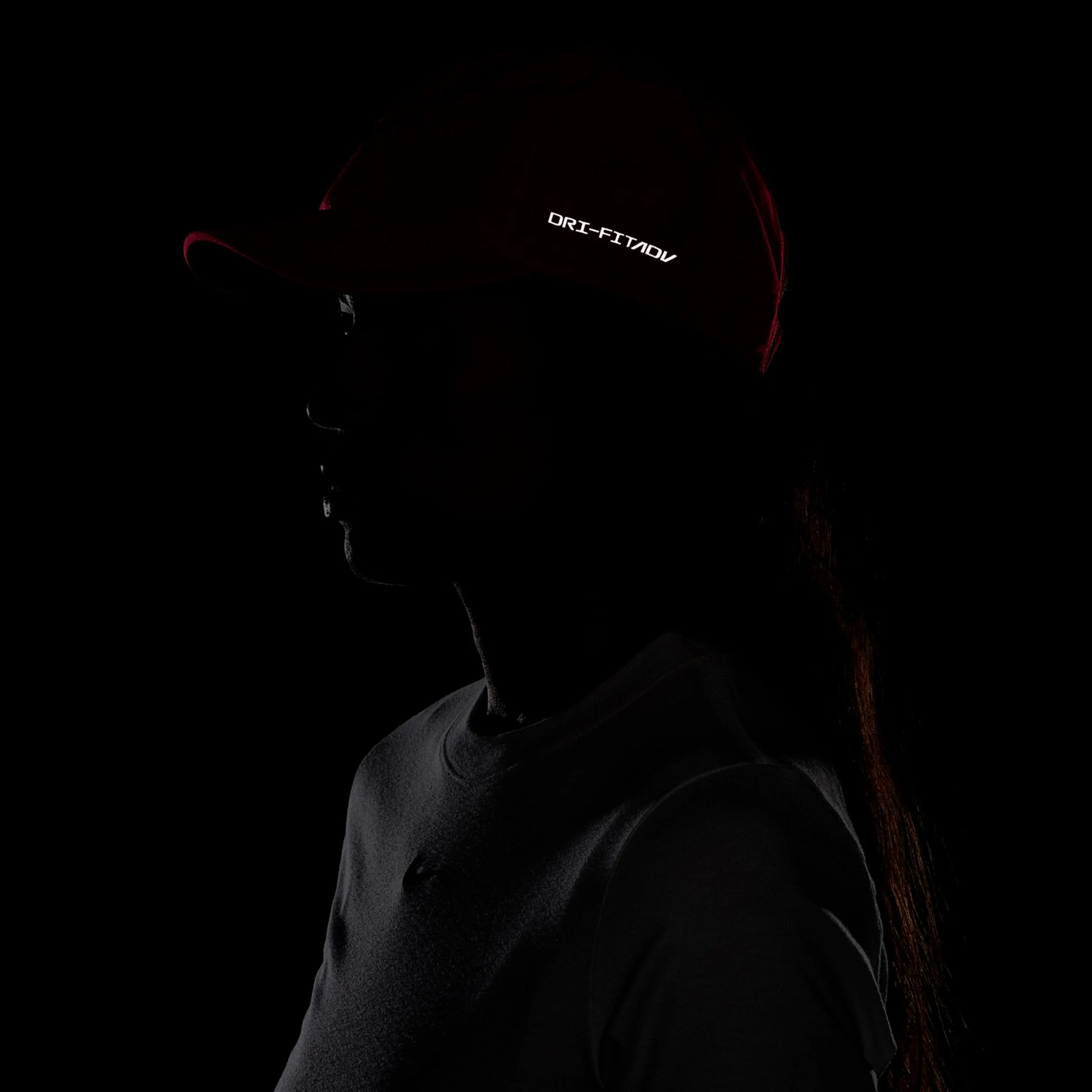 Dri-Fit Advantage Club Gorra Unisex - rojo vino, crema - Image 7