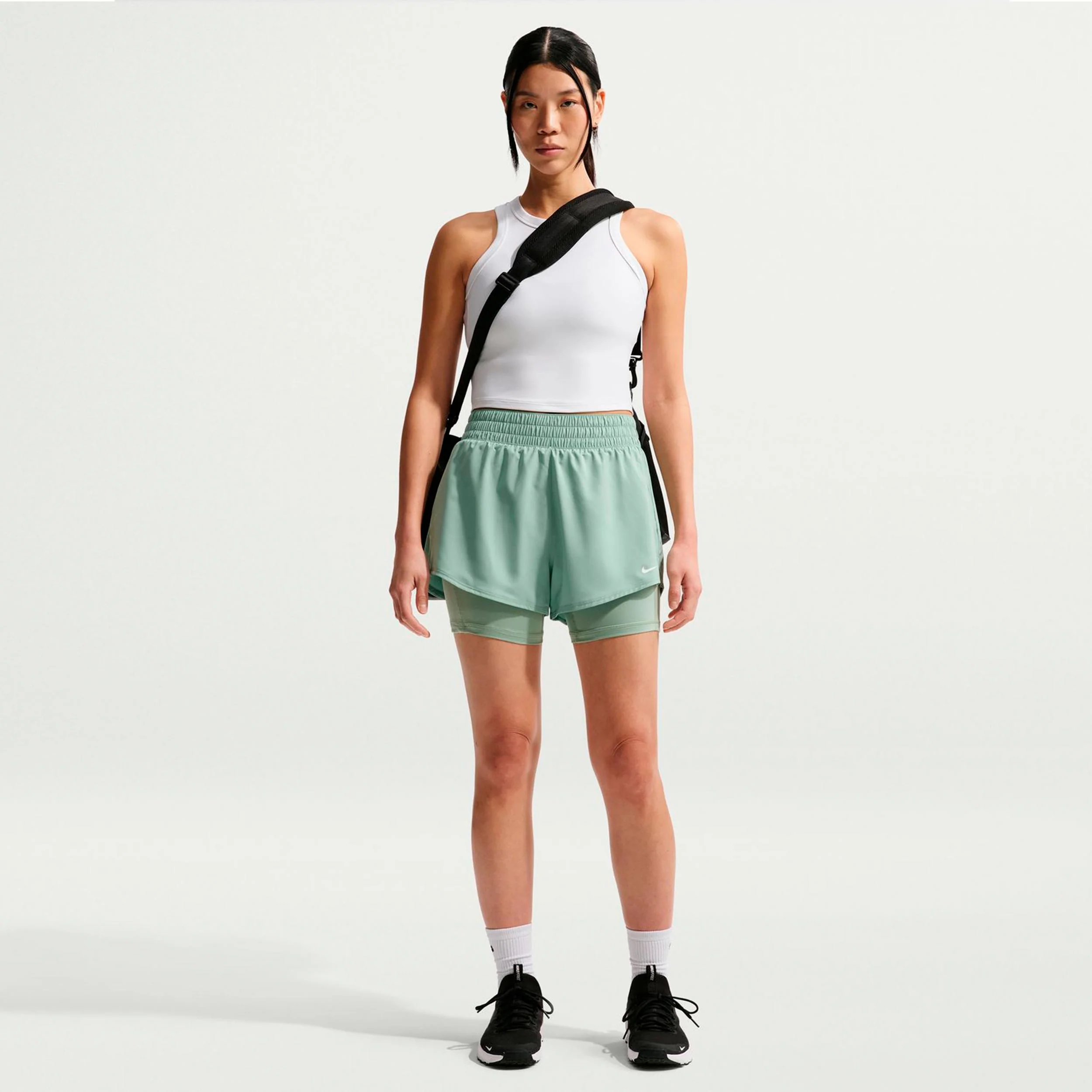Dri-Fit One High Rise 2in1 3in Shorts Mujeres - salvia, blanco - Image 2